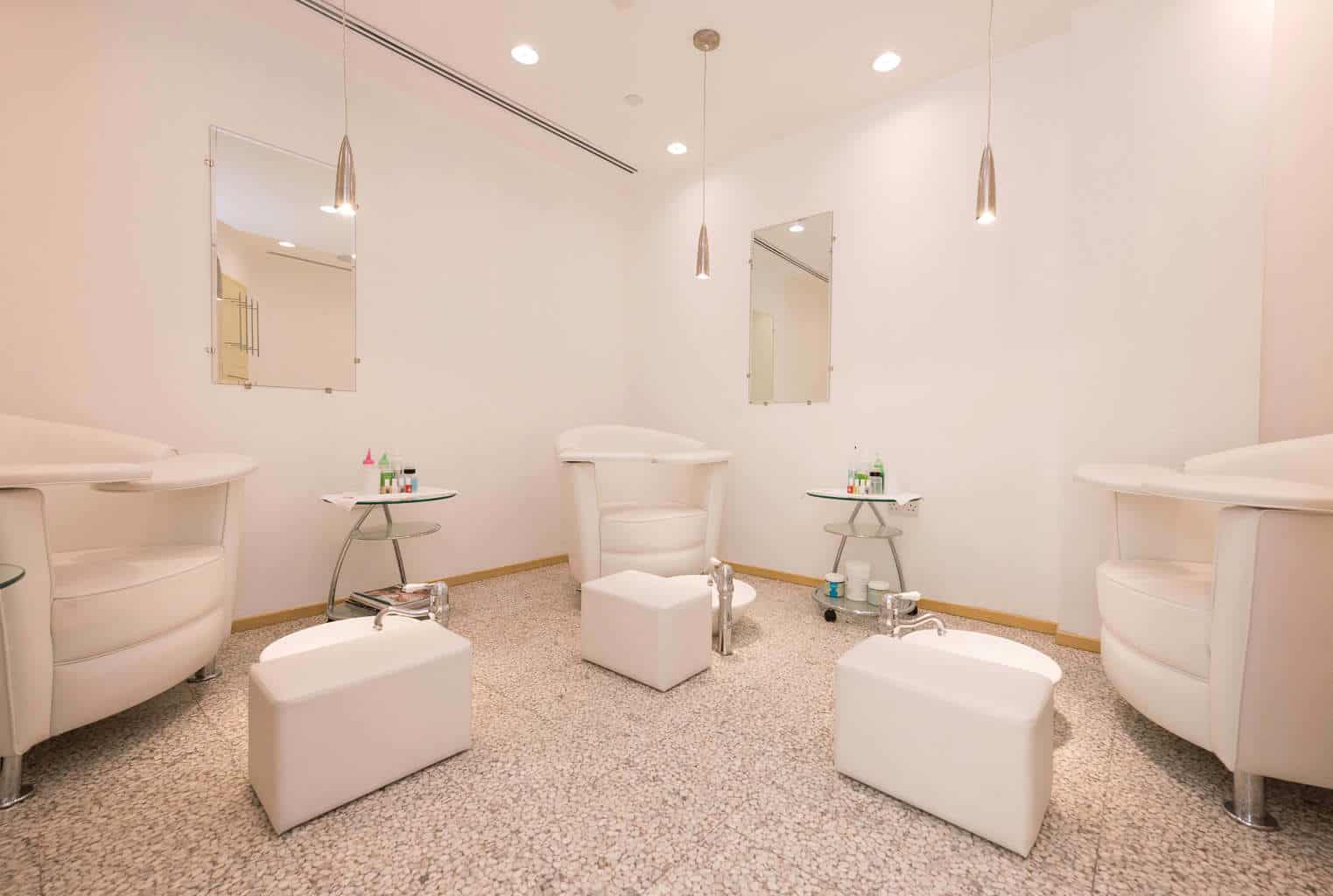 Nail Spa Dubai - Best Nail Salon in Dubai Palm Jumeirah, UAE